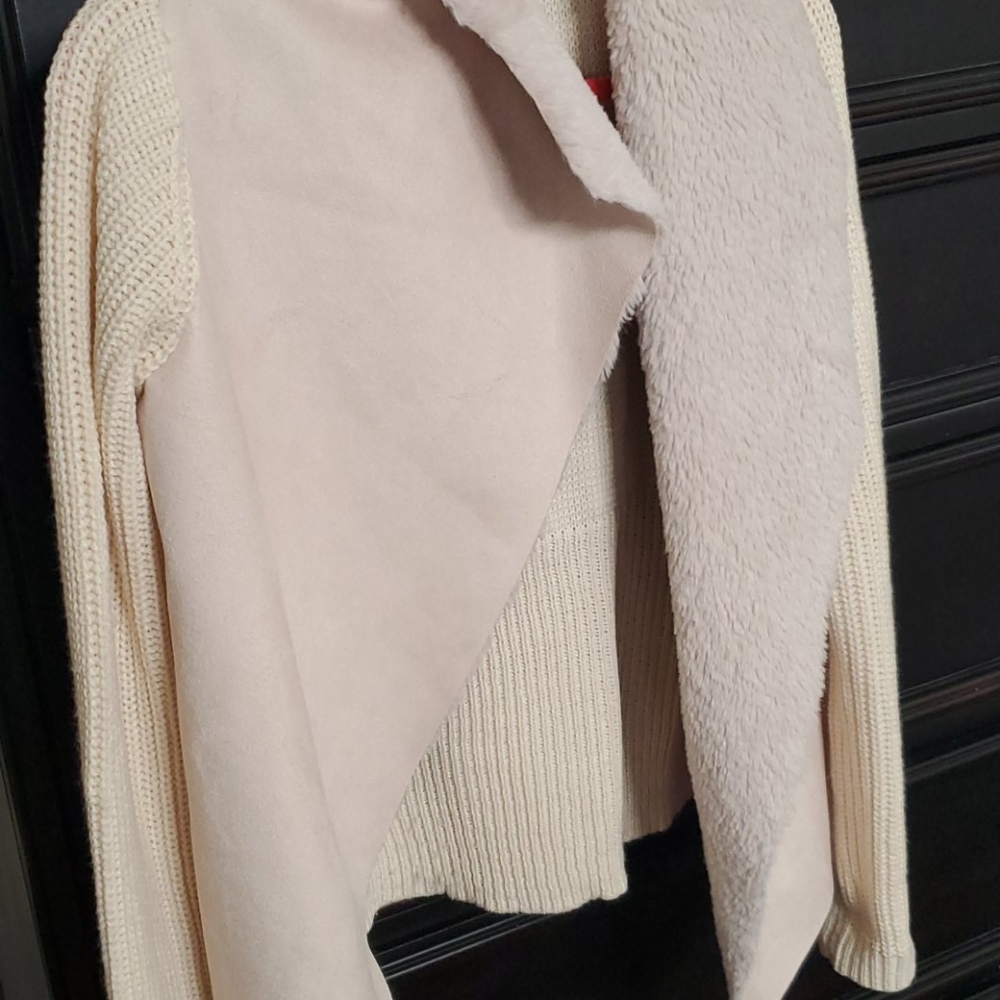 Cardigan - Picture 2 of 6